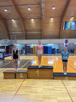 Gimnastičarke ŠD Stoja se iz Umaga vračajo s kolajnami in kar tremi pokali! (6)